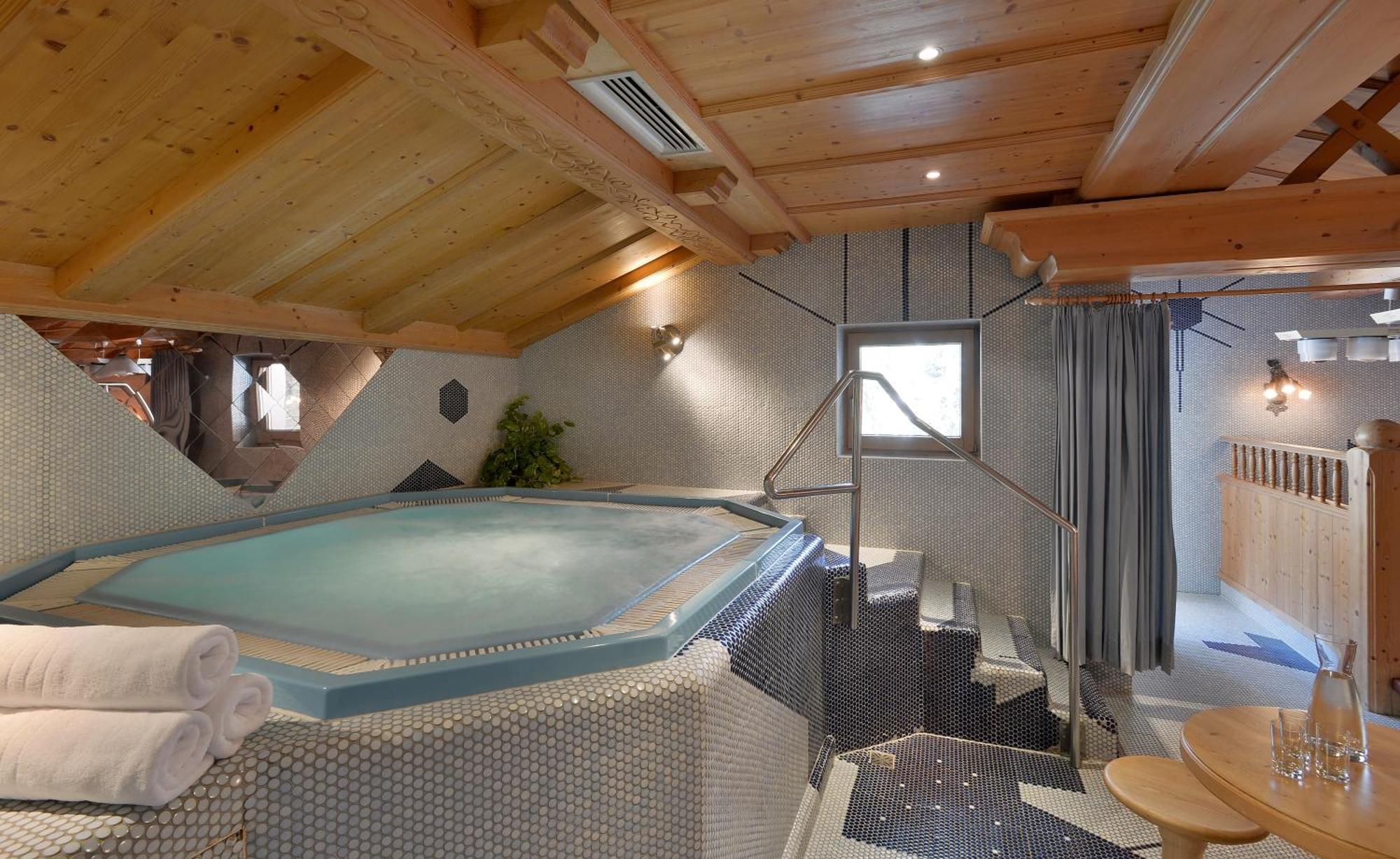 Hotel Almhof ホーホフューゲン 部屋 写真