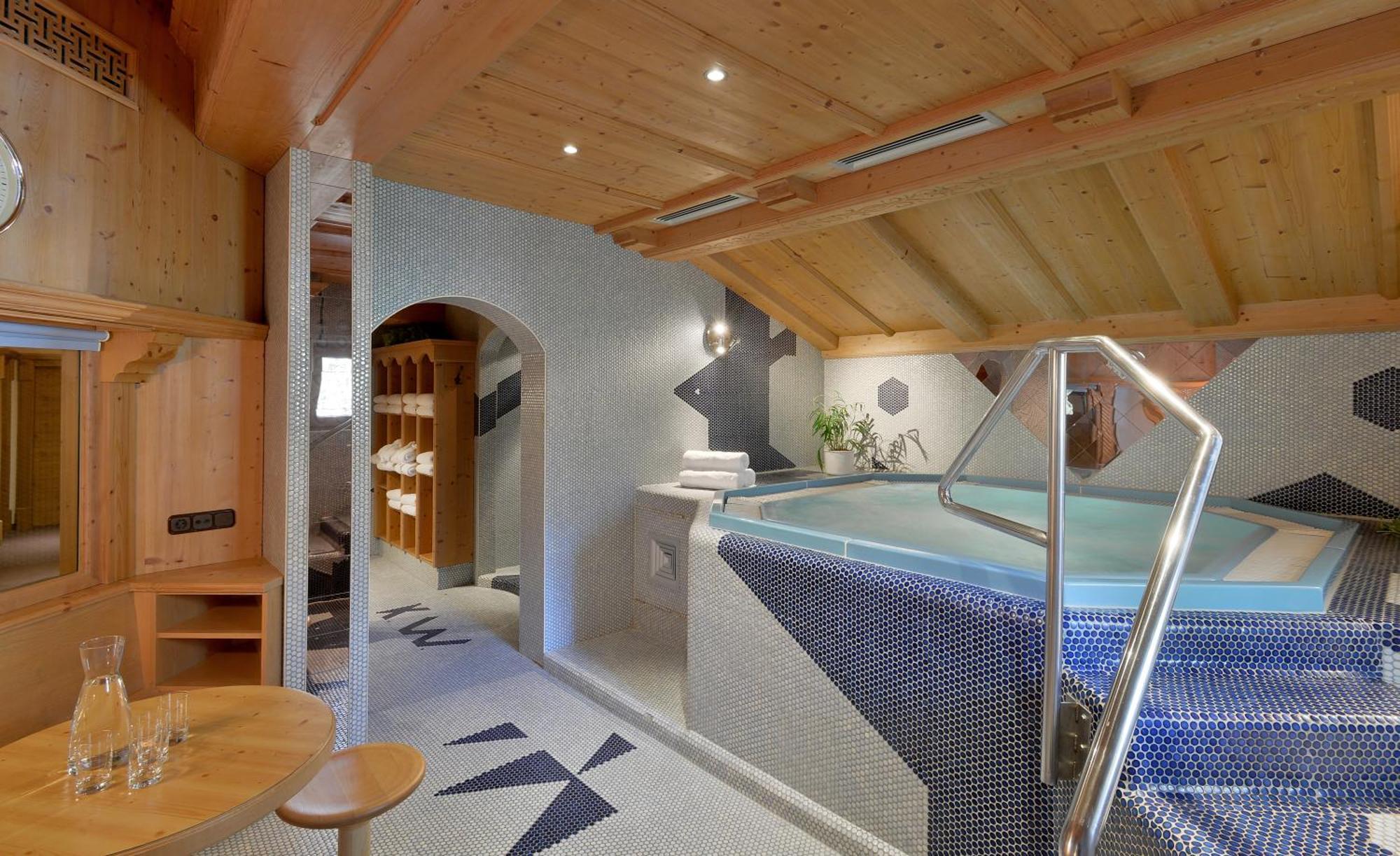 Hotel Almhof ホーホフューゲン 部屋 写真